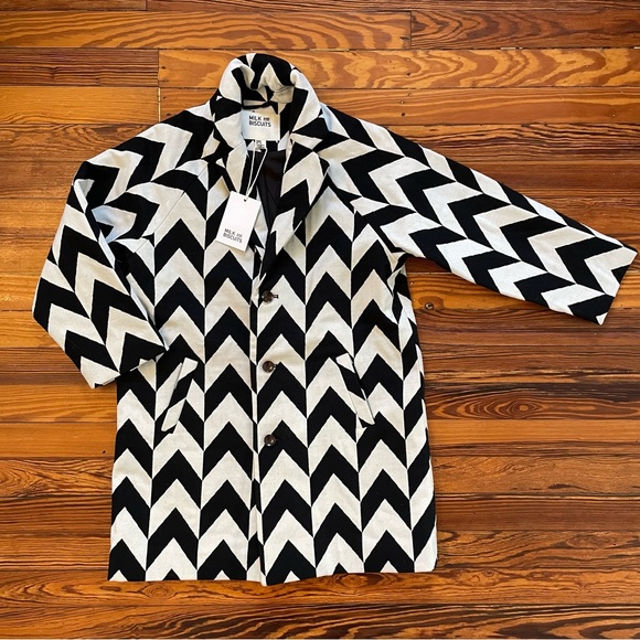 Milk and Biscuits chevron coat black and ivory size 9 10 NWT - Picture 3 of 10